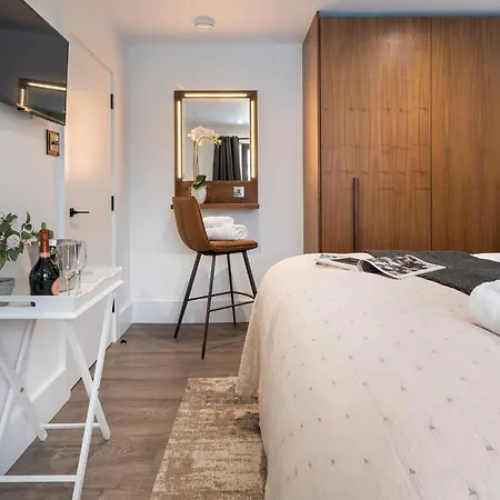 Berkeley House * ウィンダミア